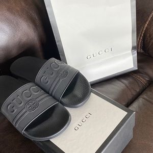 Gucci Slide Sandals AUTHENTIC 8 (women’s) 6 (mens)